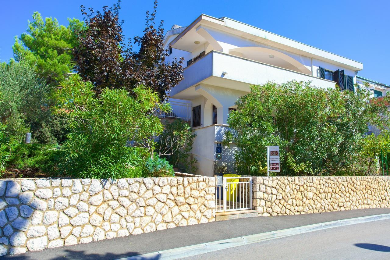 Apartments Vlatko Krk Town Exterior foto